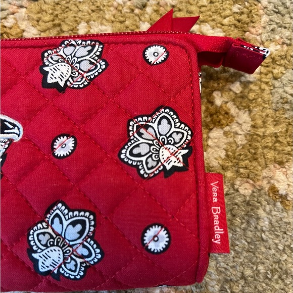 Atlanta Falcon Vera Bradley FRID Front Zip Wristlet Red/Silver Bandana‎ NWT - Picture 2 of 7